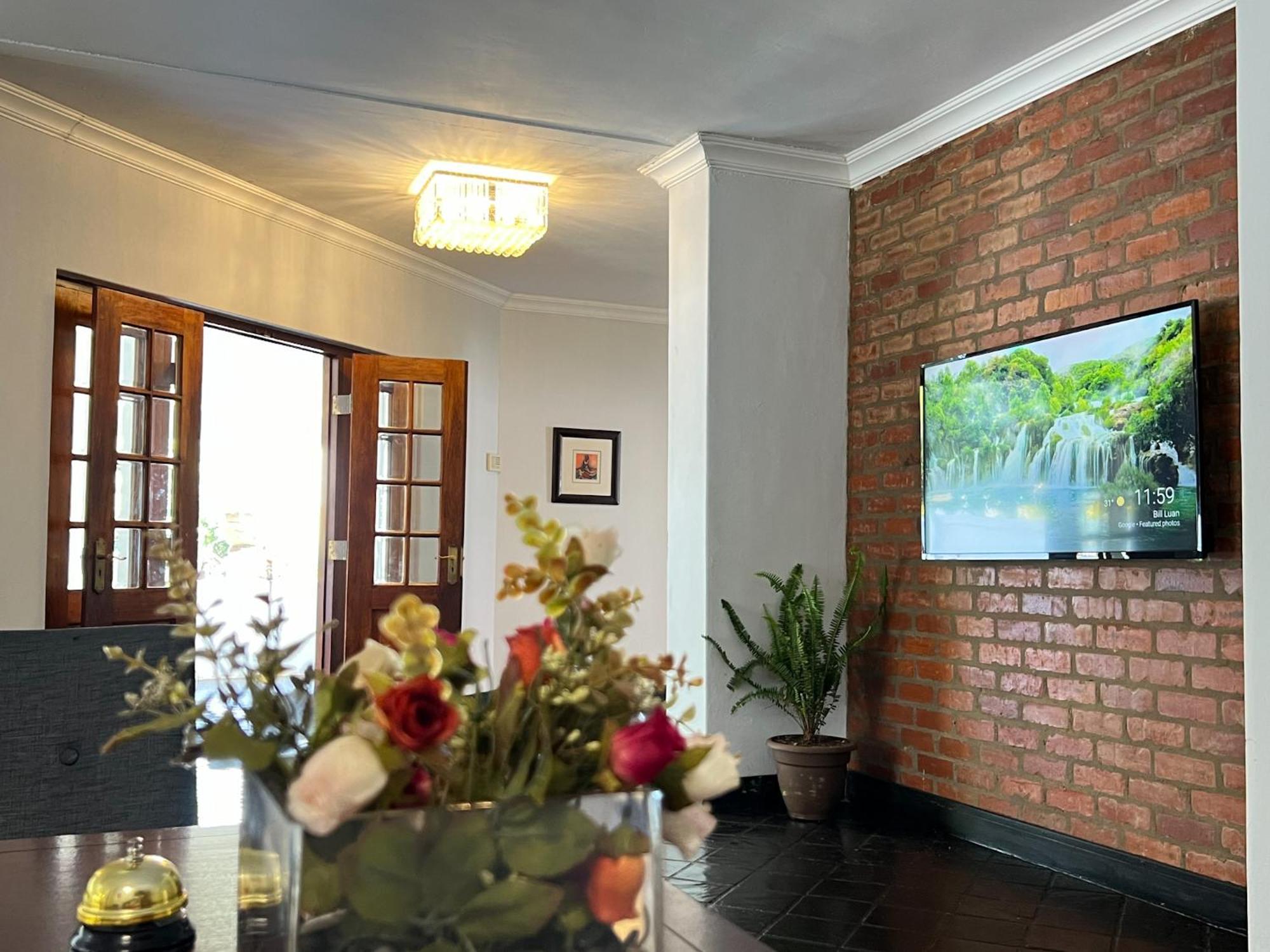 Amoris Guesthouse - In Brooklyn Pretoria Exterior photo